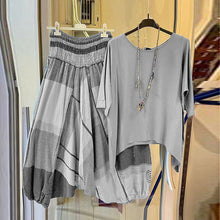 Φόρτωση εικόνας στο εργαλείο προβολής Συλλογής, Γυναικεία μπλουζάκια δύο τεμαχίων με γκρι στάμπα και παντελόνι με φαρδύ πόδι
