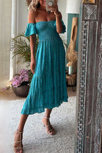 Φόρτωση εικόνας στο εργαλείο προβολής Συλλογής, Πανέμορφο Midi φόρεμα με έθνικ εμπριμέ που επαναλαμβάνεται με στρώσεις έξω από τους ώμους
