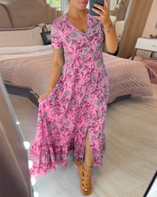 Φόρτωση εικόνας στο εργαλείο προβολής Συλλογής, Φόρεμα με V λαιμόκοψη με φλοράλ μοτίβο
